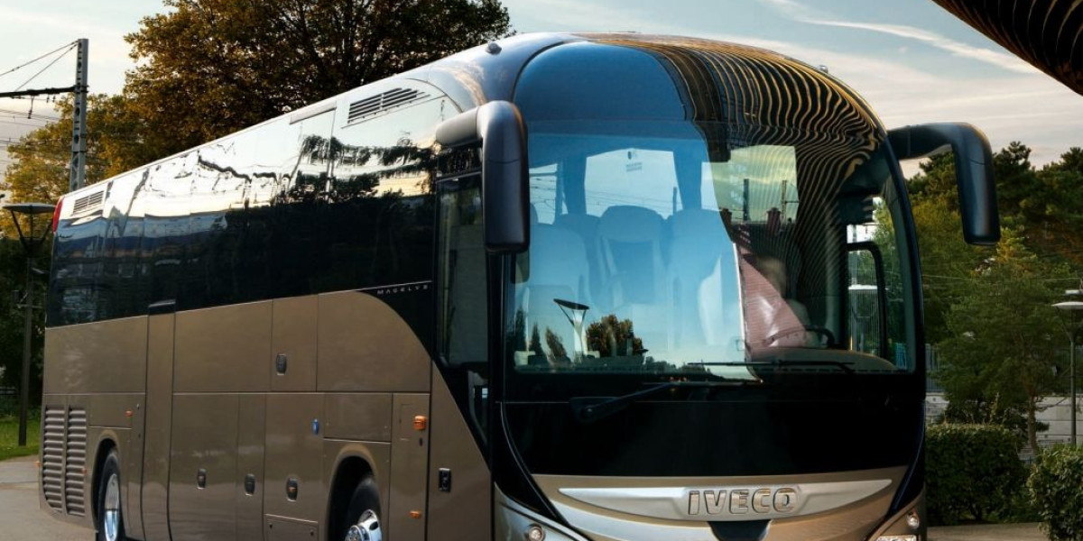 Top Perks of Choosing a London to Manchester Coach Trip