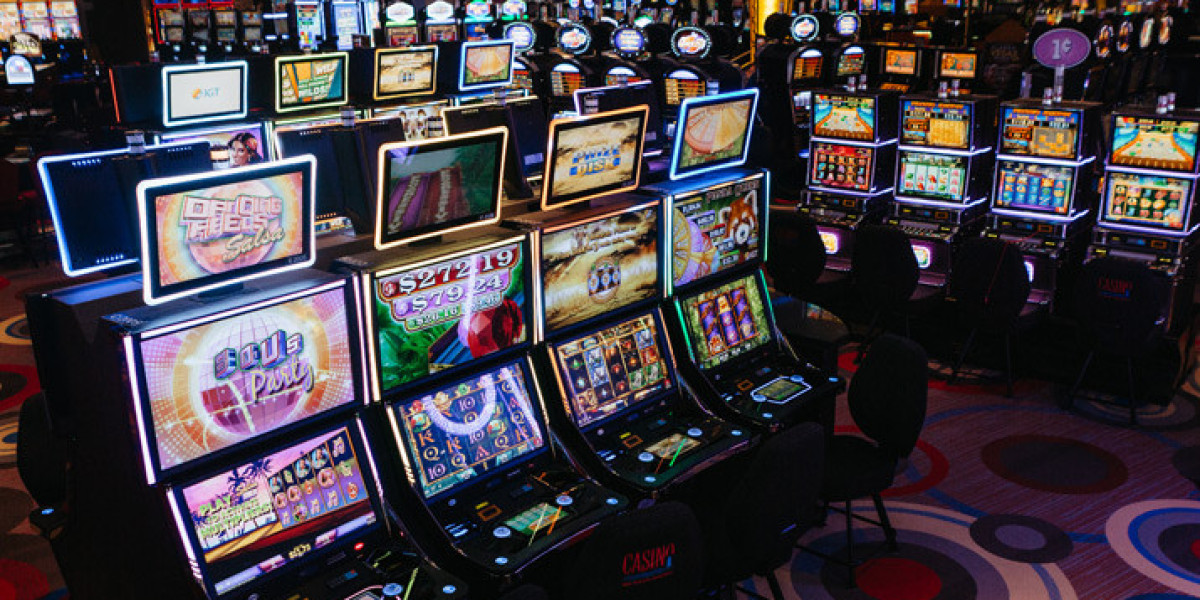 Dal Ridotto di Venezia al Casinò Digitale: La Storia del Gioco