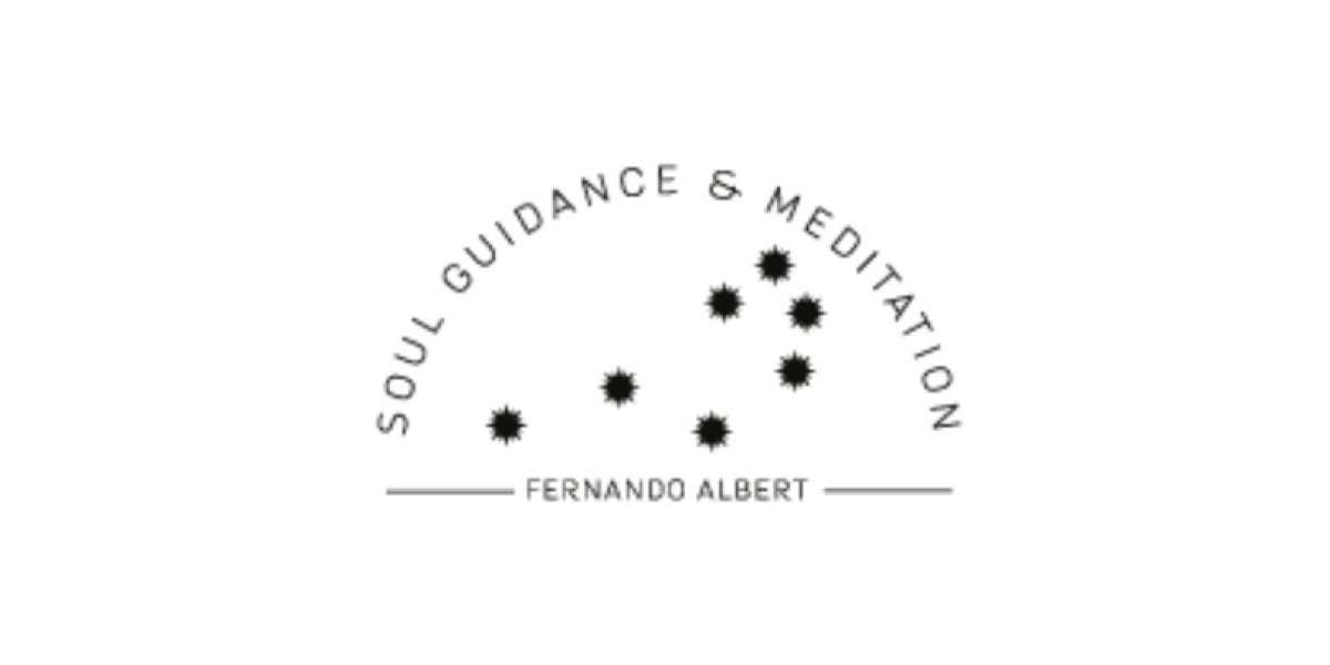 La conexión espiritual detrás de una lectura de tarot precisa