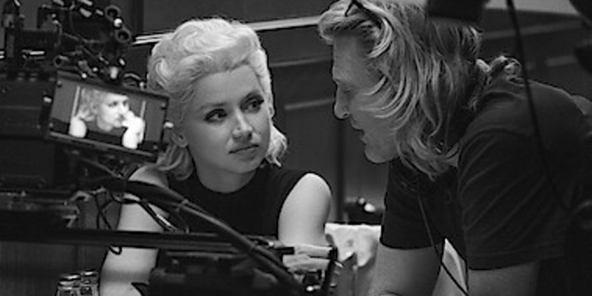 Ana de Armas Wins Actress Award – 'Blonde' Triumph