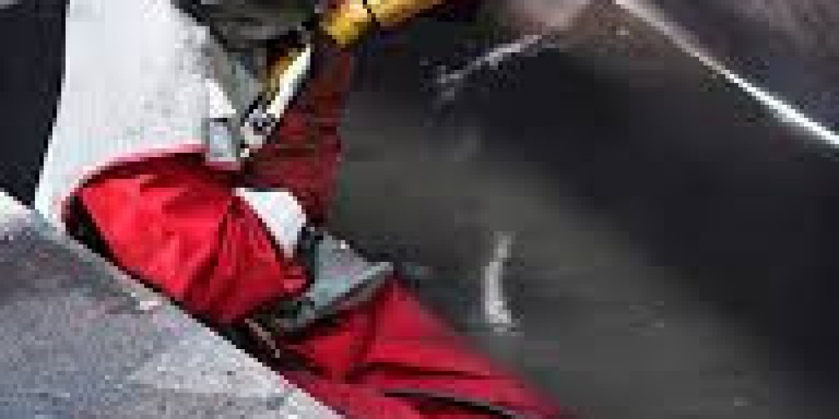 How Dry Ice Blasting Improves Industrial Cleaning and Maintenance