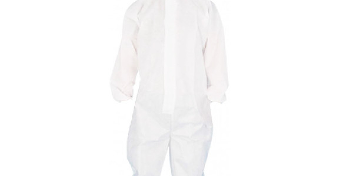 Twelve Practical Advantages of Using an Isolation Gown