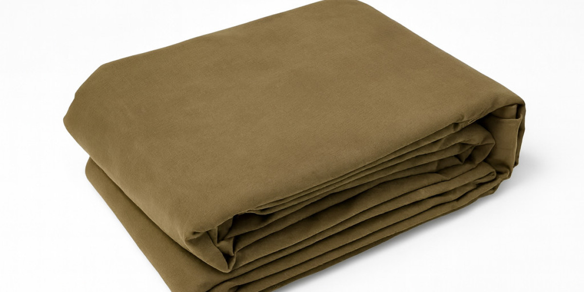 How to Utilize a Canvas Tarpaulin Sheets for All-Season Plant Care