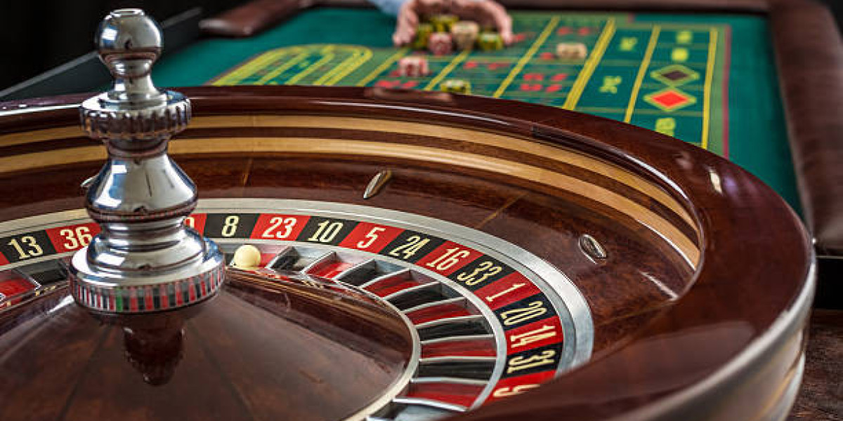 The Evolution of Online Casino Bonuses: Strategies for Maximizing Player Value in 2025