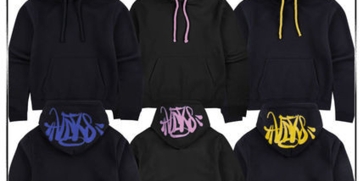 Syna Tracksuit: Your New Favorite Outfit