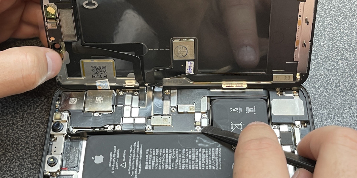 How to Find a Trusted iPhone Service Center in Dubai: A Complete Guide