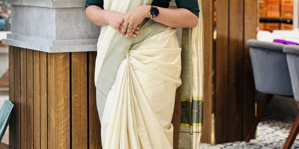 Set Saree: South Indian Tradition and Royal Beauty with Gulbhahar