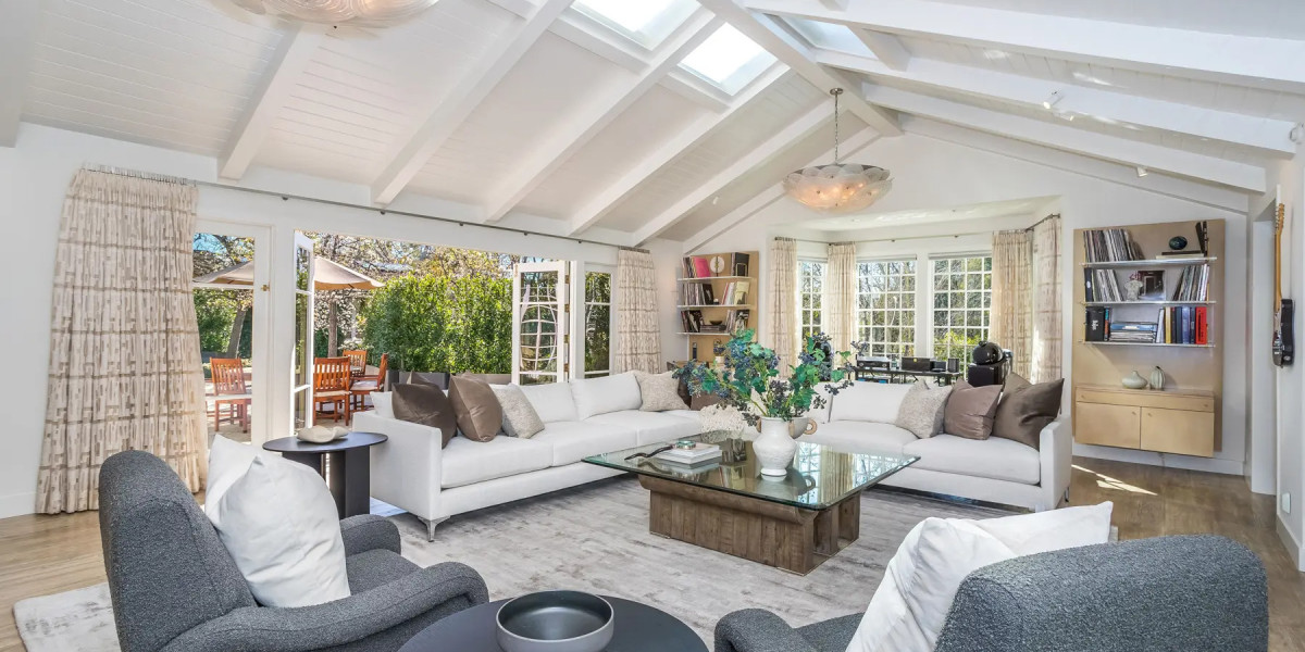 Want Jim Carrey’s Home Style? Start With Hardwood Flooring