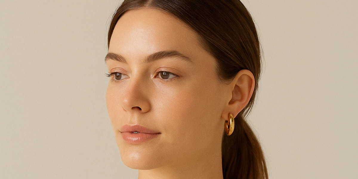 Clean Girl Reborn”: la evolución más lujosa y realista del minimalismo en 2025